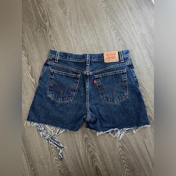 BRAND NEW LEVI SHORTS - Picture 7 of 15